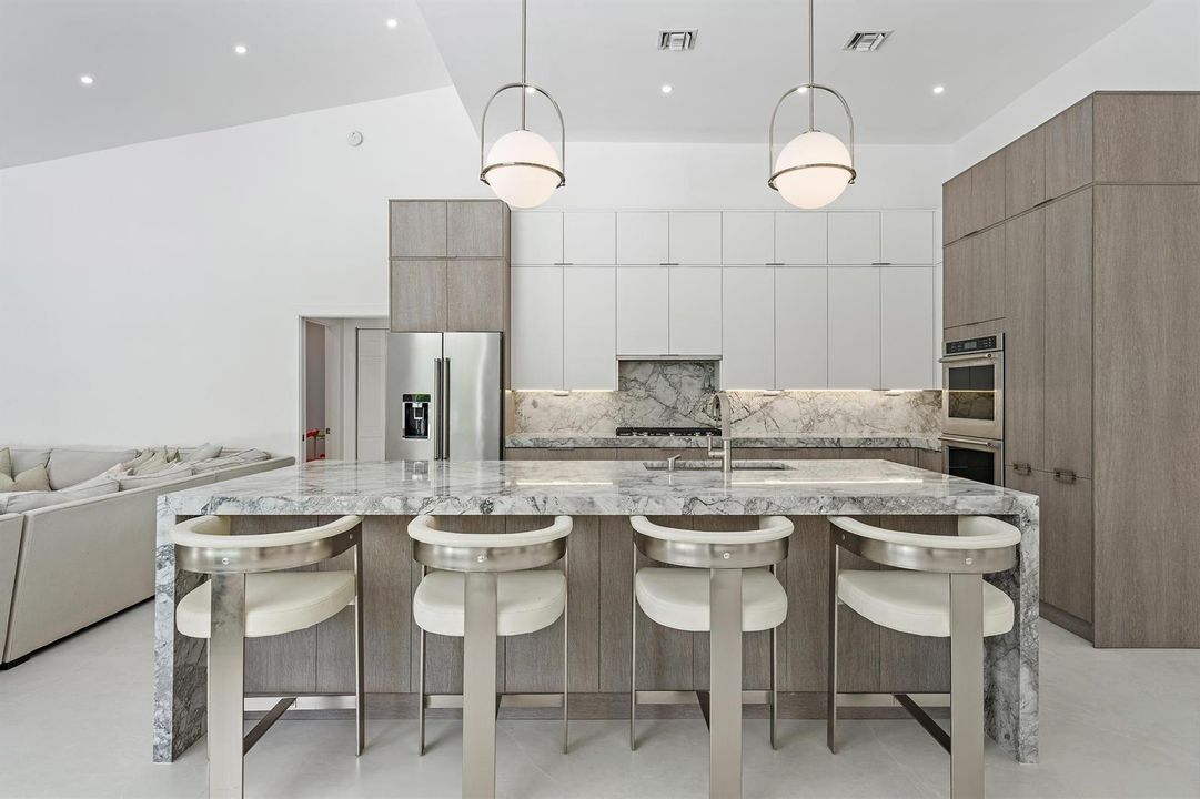 18622 Lakeside Gardens Dr-20