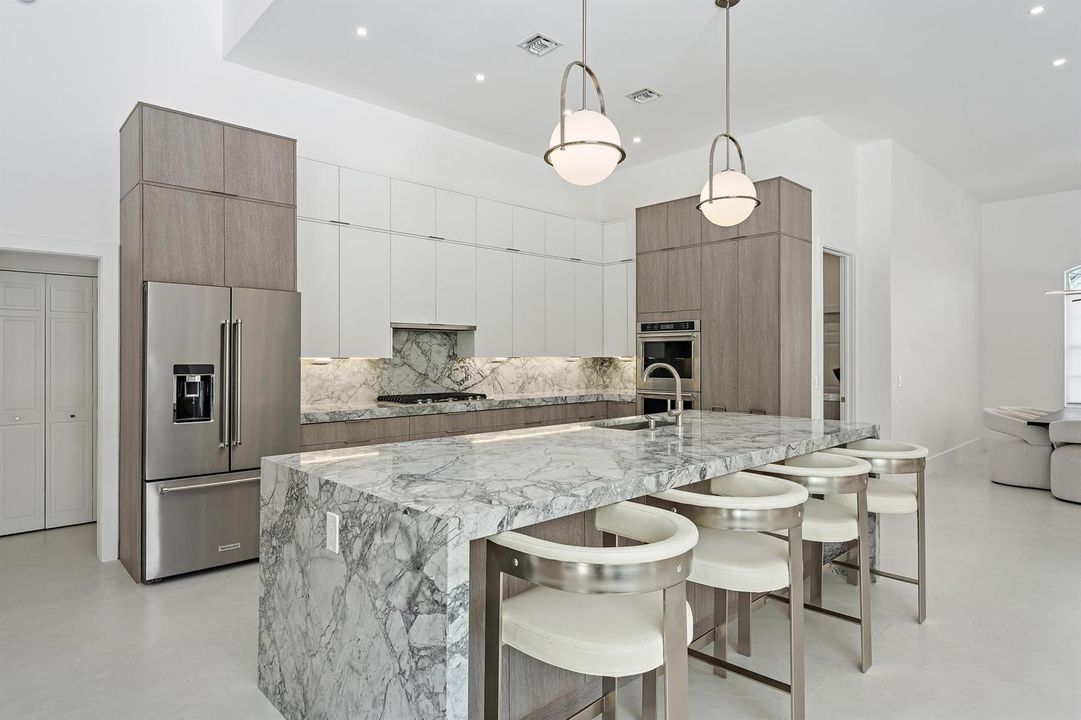 18622 Lakeside Gardens Dr-21