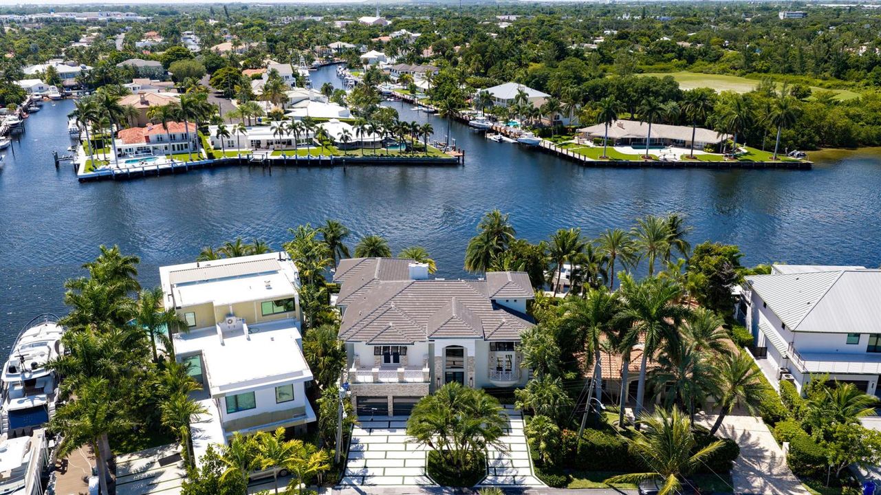 2307 N Riverside Dr Aerial9