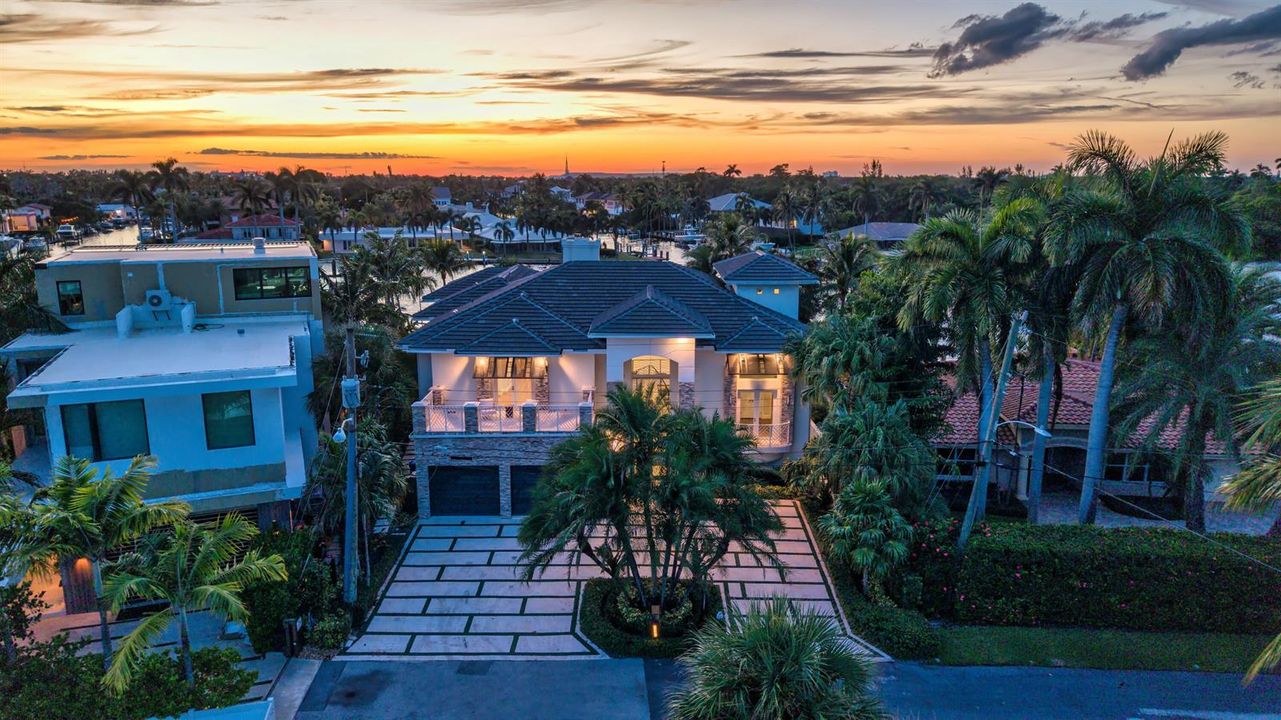 2307 N Riverside Dr Aerial 1