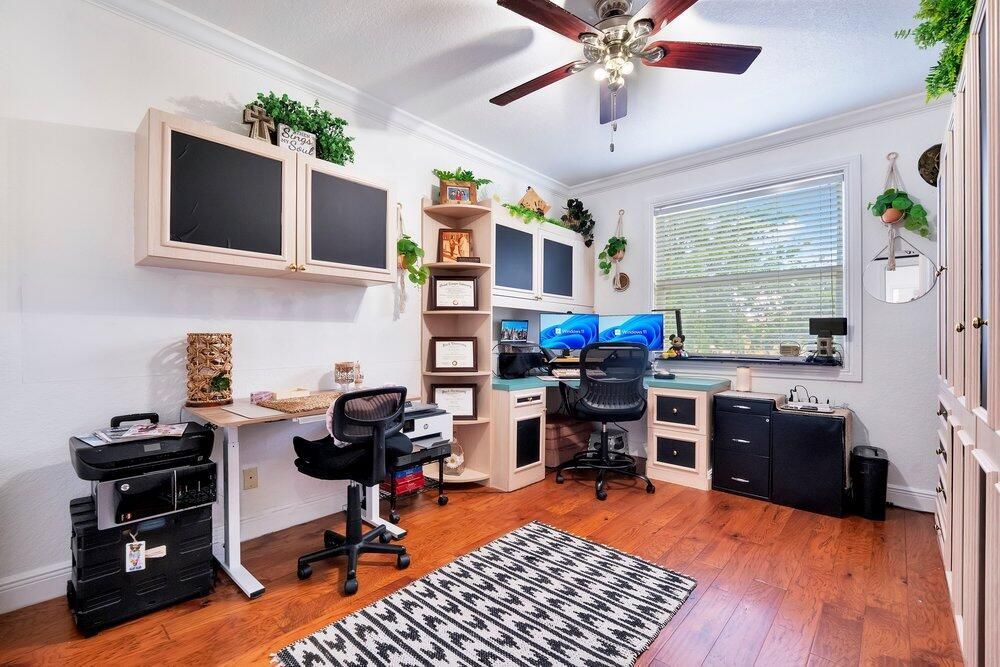 Bedroom/Office
