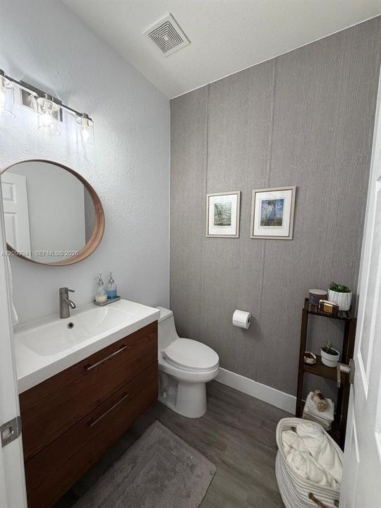 В аренду: $3,800 (3 спален, 2 ванн, 1683 Квадратных фут)