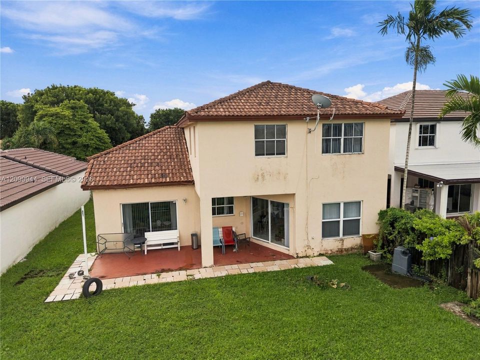 En Venta: $815,000 (4 camas, 3 baños, 2198 Pies cuadrados)