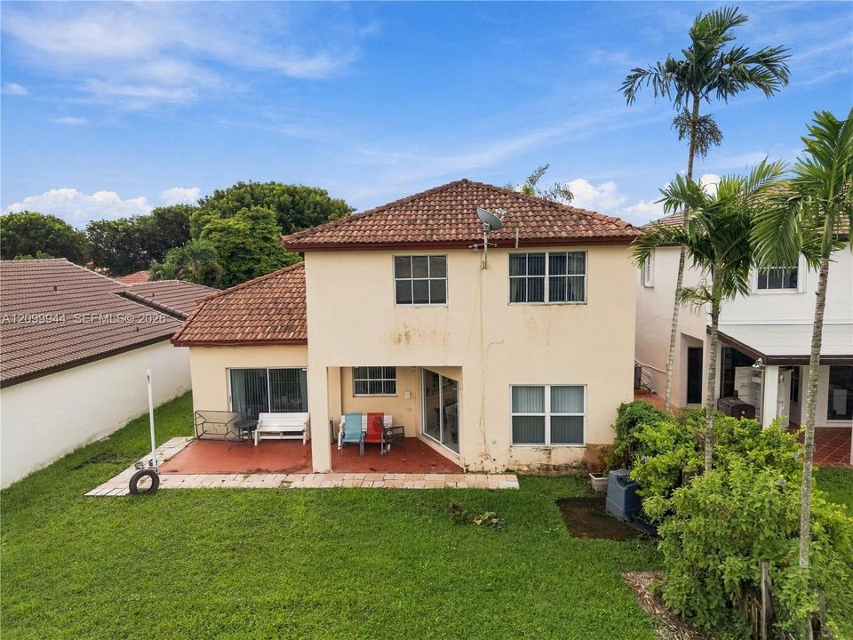 En Venta: $815,000 (4 camas, 3 baños, 2198 Pies cuadrados)