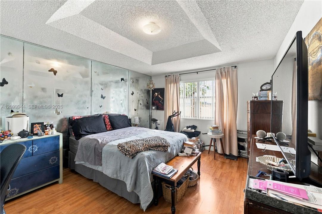 En Venta: $815,000 (4 camas, 3 baños, 2198 Pies cuadrados)