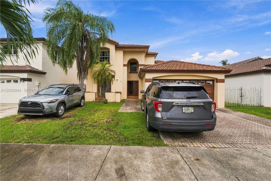 En Venta: $815,000 (4 camas, 3 baños, 2198 Pies cuadrados)