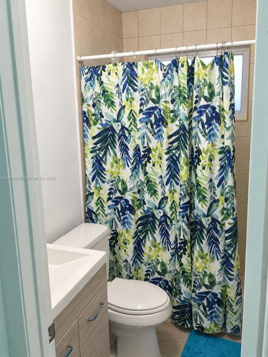 В аренду: $1,450 (1 спален, 1 ванн, 2081 Квадратных фут)