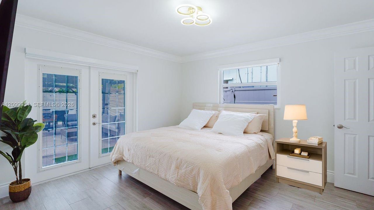 В аренду: $4,000 (3 спален, 2 ванн, 1125 Квадратных фут)