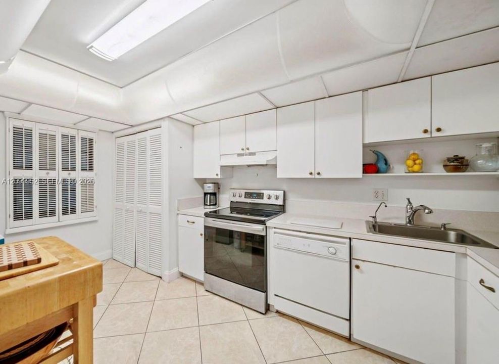 : $479,000 (2 спален, 2 ванн, 1175 Квадратных фут)
