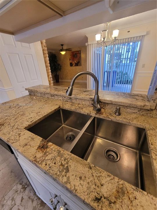 En Venta: $595,000 (3 camas, 2 baños, 1456 Pies cuadrados)