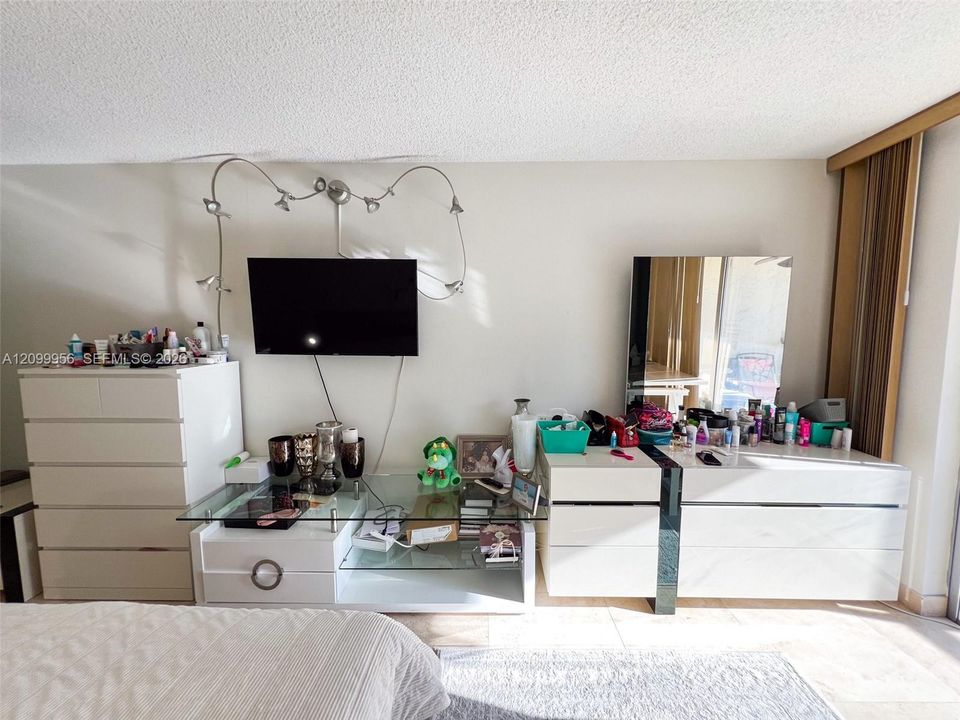 En Venta: $225,000 (1 camas, 1 baños, 820 Pies cuadrados)