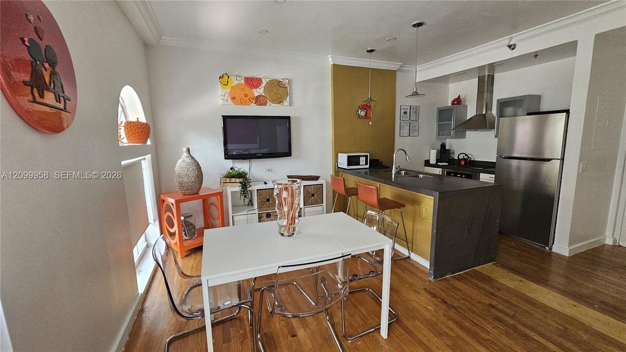 В аренду: $4,500 (2 спален, 2 ванн, 914 Квадратных фут)
