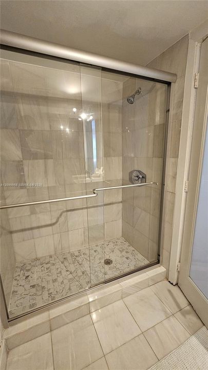 В аренду: $4,500 (2 спален, 2 ванн, 914 Квадратных фут)