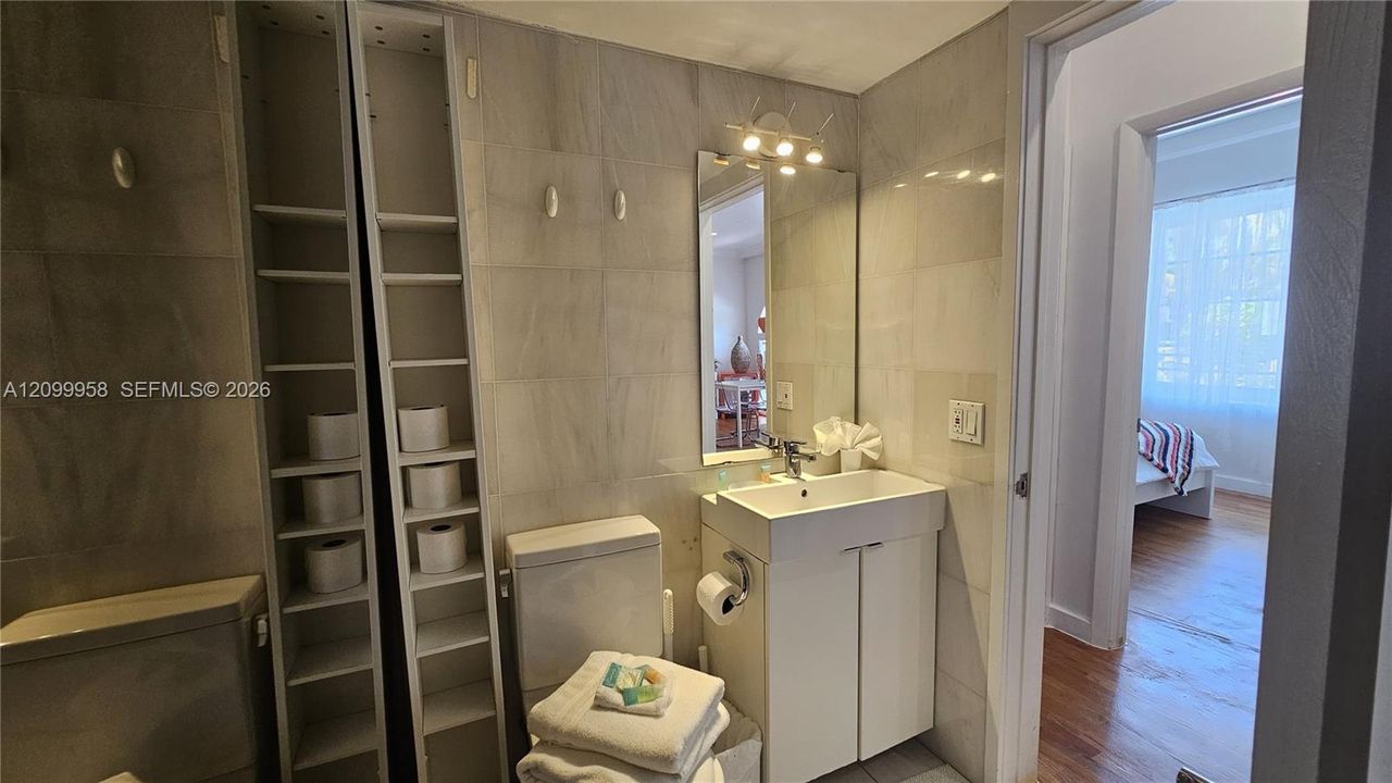 В аренду: $4,500 (2 спален, 2 ванн, 914 Квадратных фут)