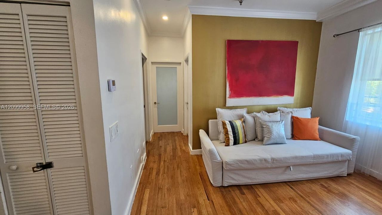 В аренду: $4,500 (2 спален, 2 ванн, 914 Квадратных фут)