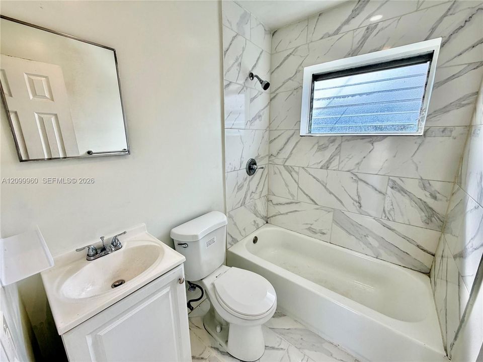 В аренду: $1,800 (2 спален, 1 ванн, 700 Квадратных фут)