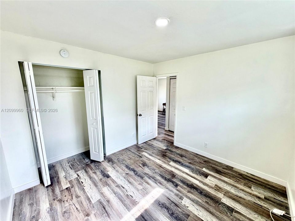 В аренду: $1,800 (2 спален, 1 ванн, 700 Квадратных фут)