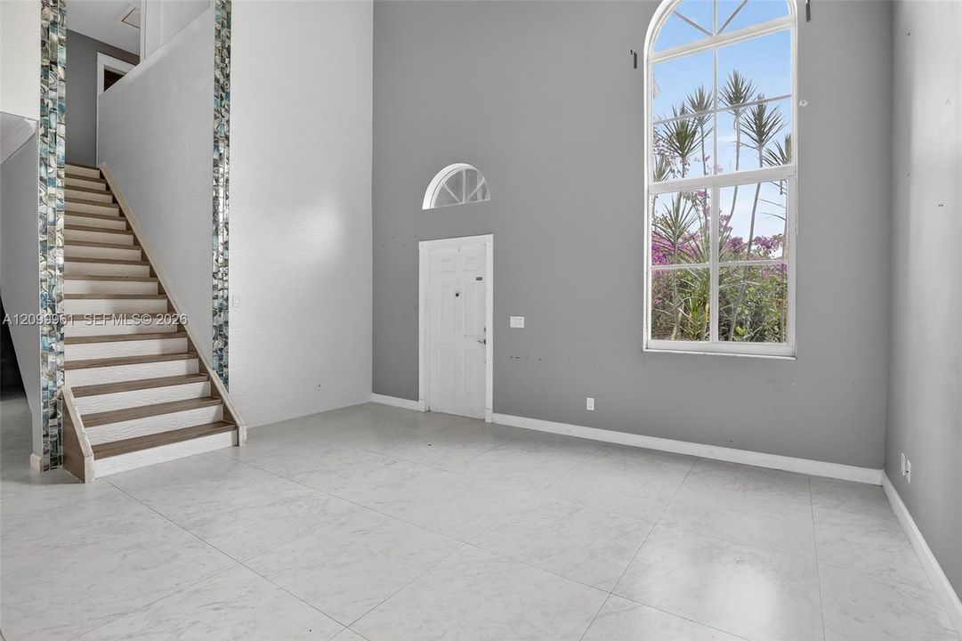 En Venta: $600,000 (4 camas, 2 baños, 2216 Pies cuadrados)