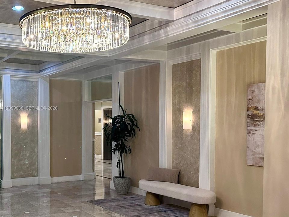For Sale: $359,000 (1 beds, 1 baths, 928 Square Feet)