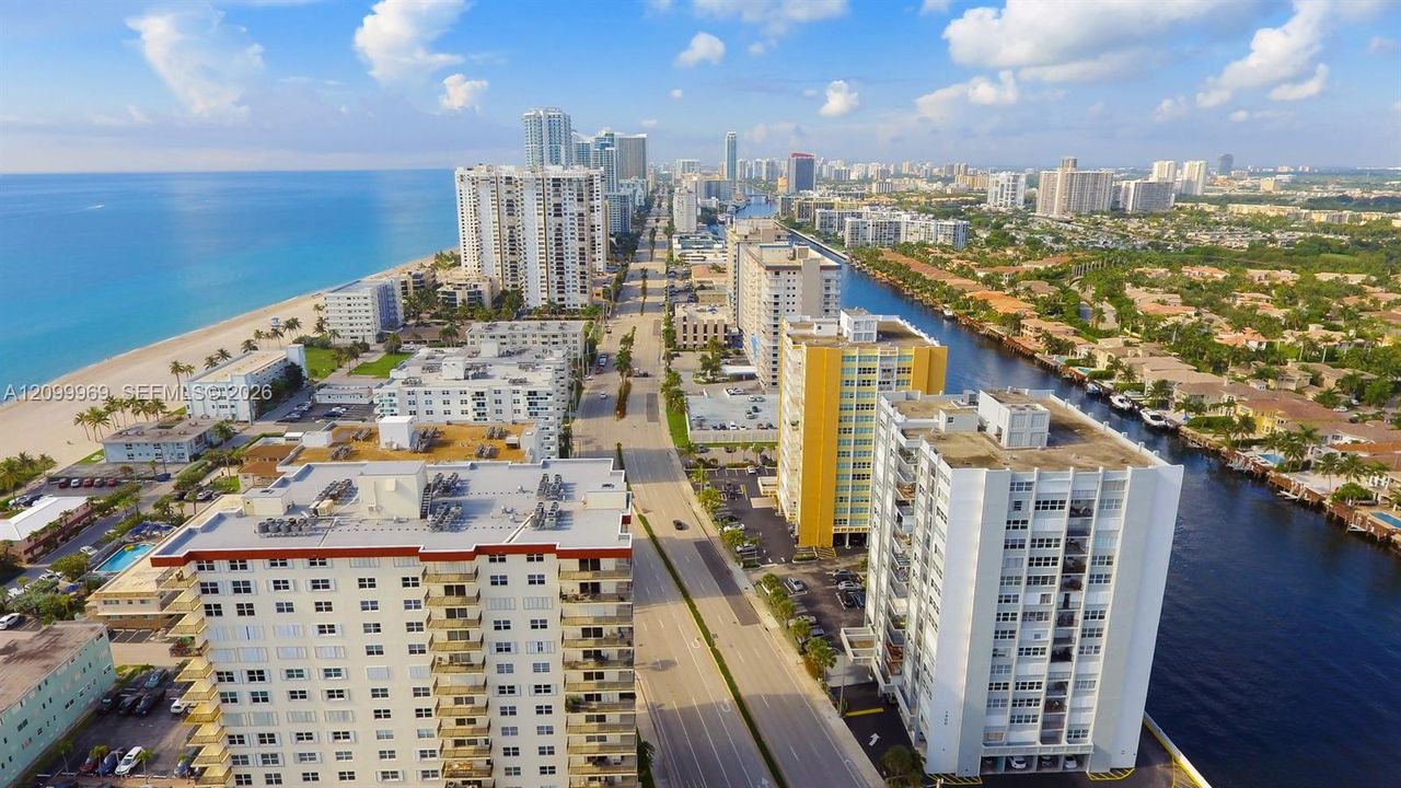 For Sale: $359,000 (1 beds, 1 baths, 928 Square Feet)