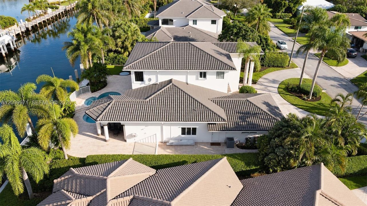 На продажу: $4,250,000 (5 спален, 4 ванн, 4109 Квадратных фут)