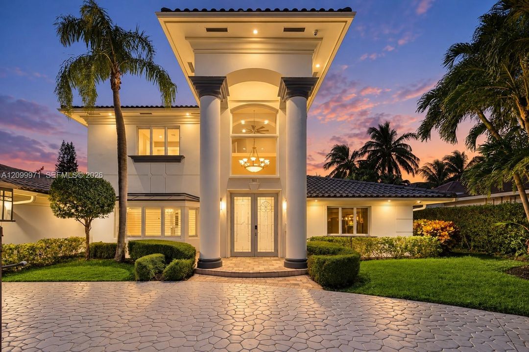 На продажу: $4,250,000 (5 спален, 4 ванн, 4109 Квадратных фут)