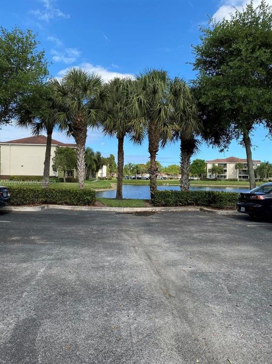 For Rent: $2,200 (2 beds, 2 baths, 981 Square Feet)