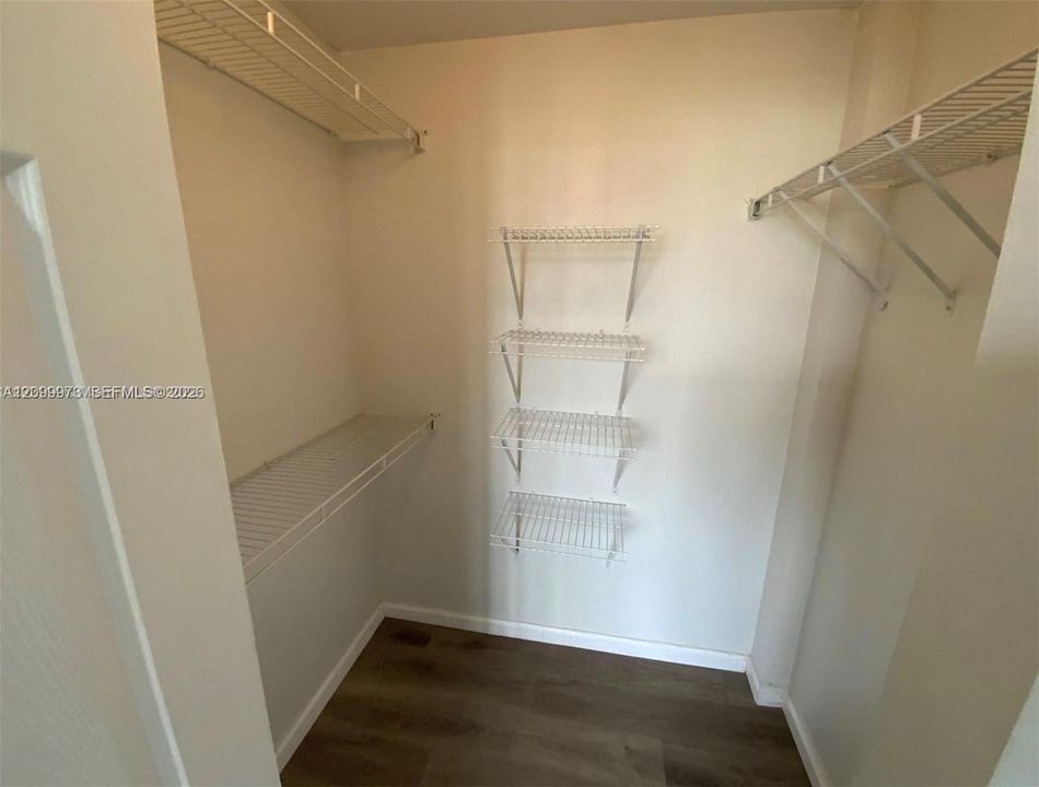 For Rent: $2,200 (2 beds, 2 baths, 981 Square Feet)