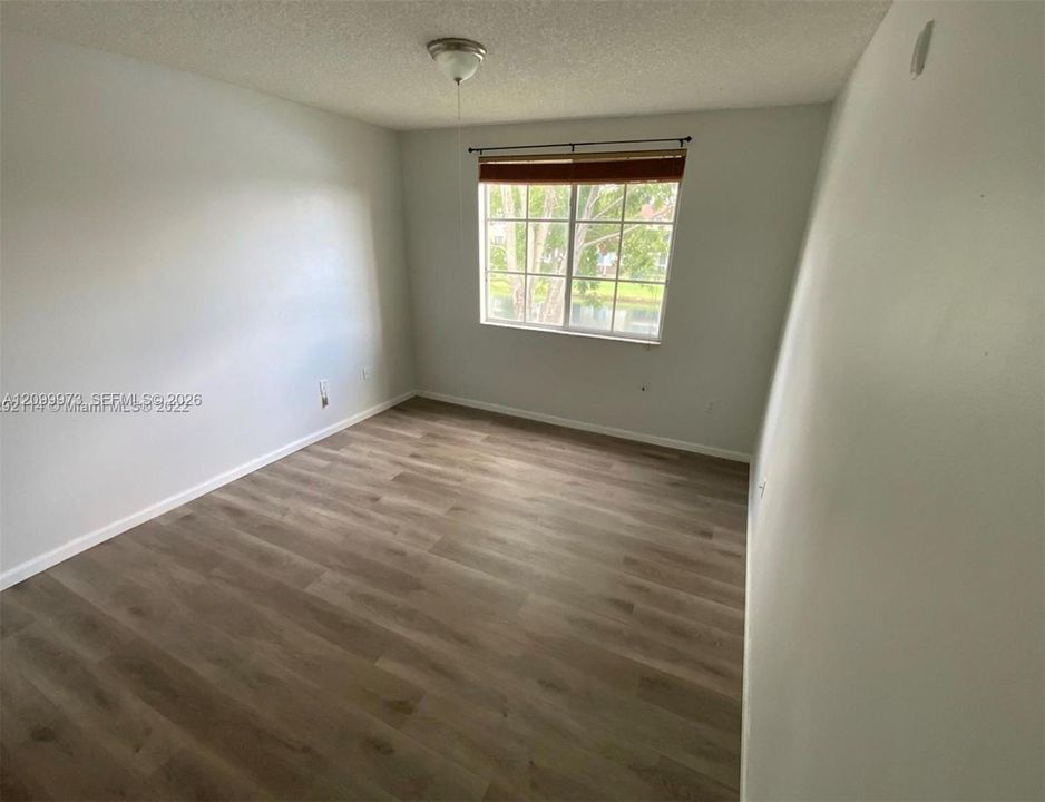 For Rent: $2,200 (2 beds, 2 baths, 981 Square Feet)