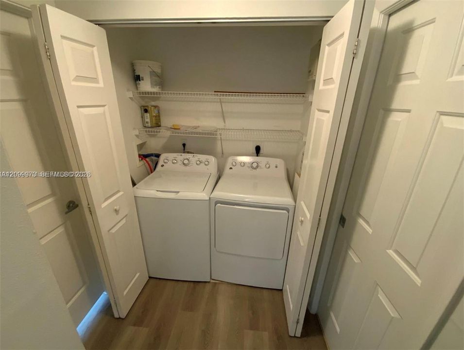 For Rent: $2,200 (2 beds, 2 baths, 981 Square Feet)