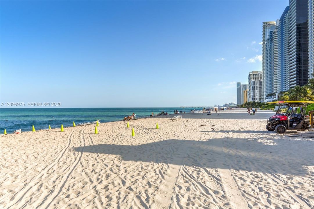 En Venta: $759,999 (3 camas, 3 baños, 1910 Pies cuadrados)