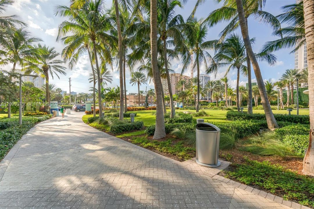 En Venta: $759,999 (3 camas, 3 baños, 1910 Pies cuadrados)