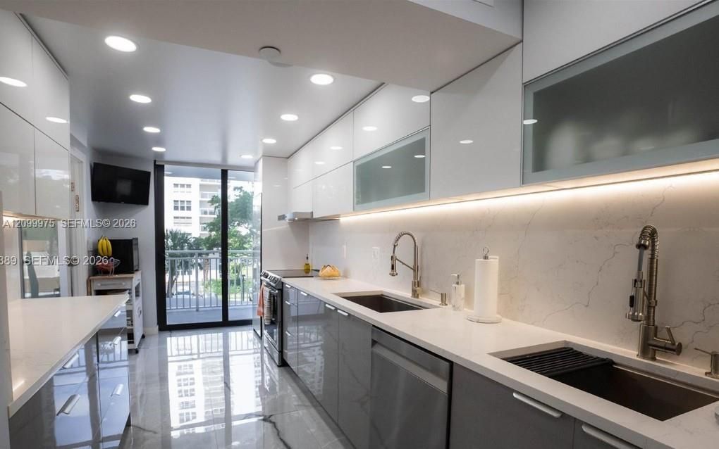 En Venta: $759,999 (3 camas, 3 baños, 1910 Pies cuadrados)