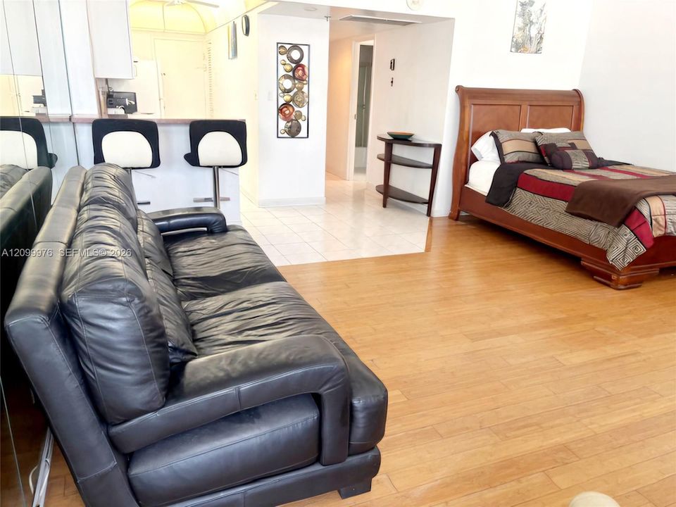 В аренду: $2,500 (0 спален, 1 ванн, 530 Квадратных фут)