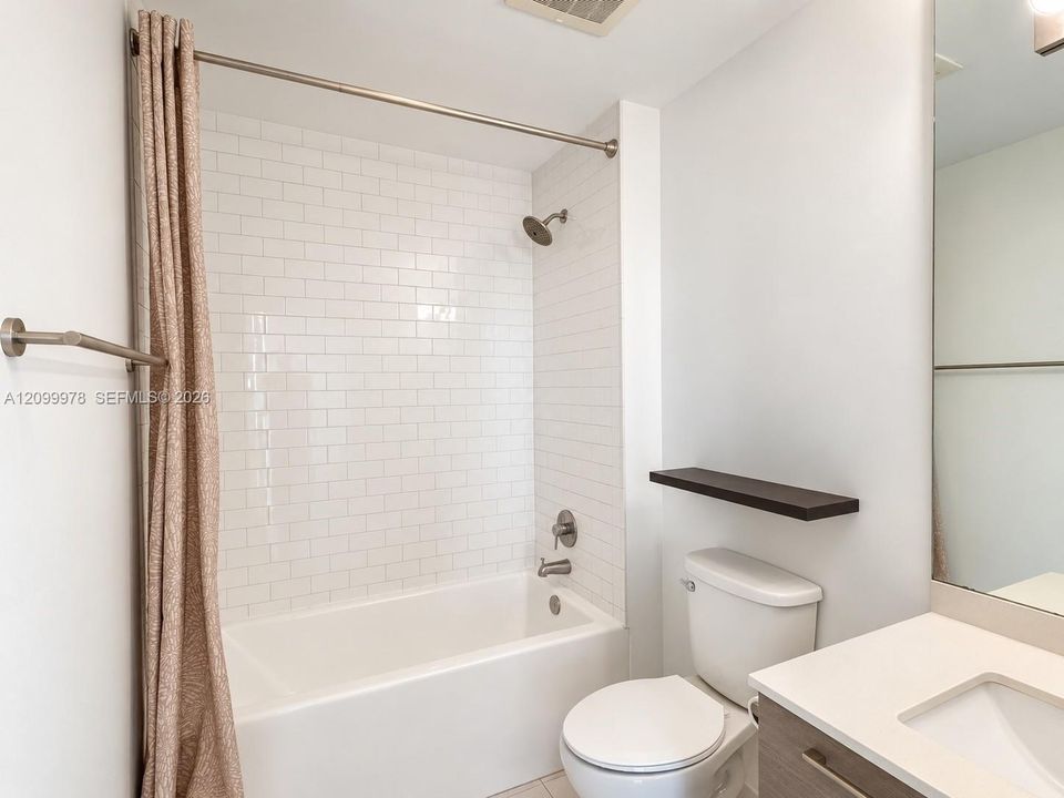 В аренду: $3,000 (1 спален, 1 ванн, 736 Квадратных фут)