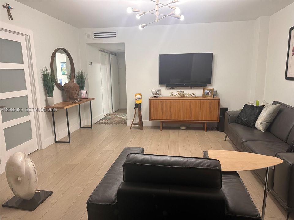 En Renta: $2,550 (1 camas, 1 baños, 896 Pies cuadrados)
