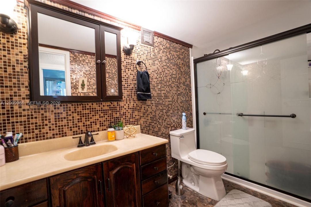 For Sale: $299,000 (2 beds, 2 baths, 1450 Square Feet)