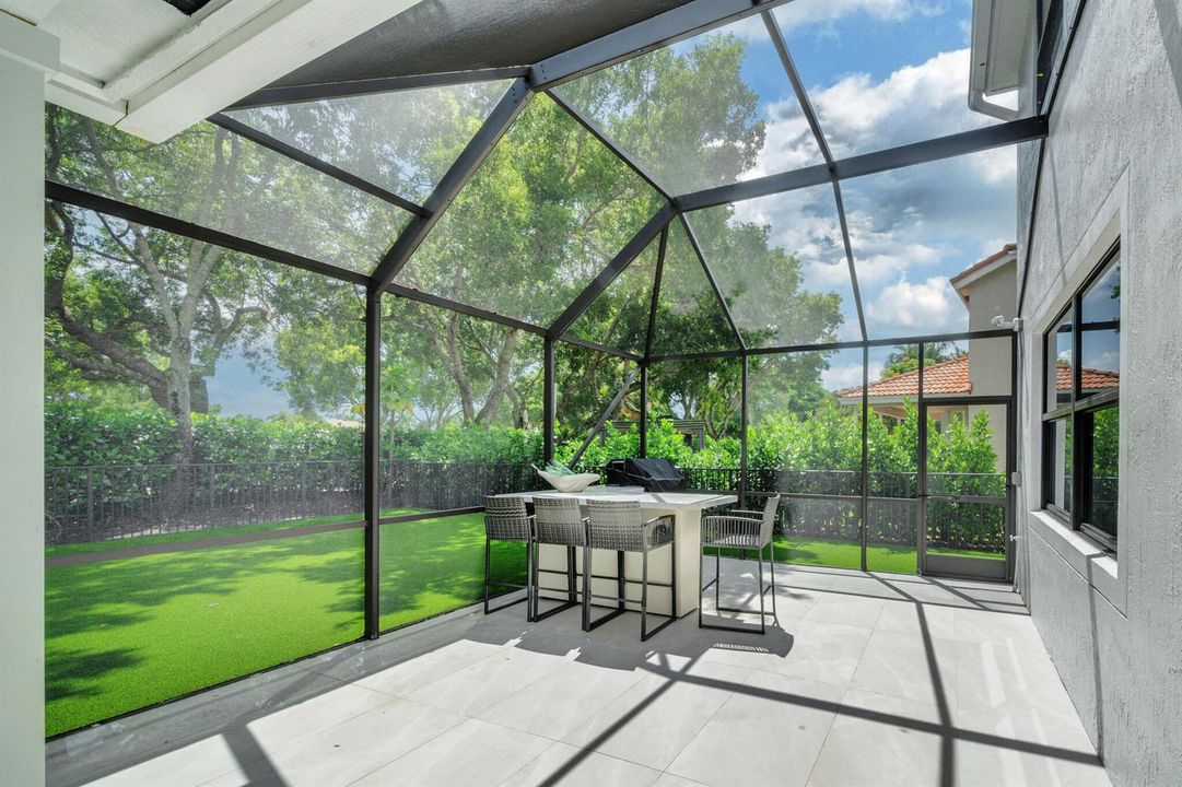 18 Covered Patio (2)