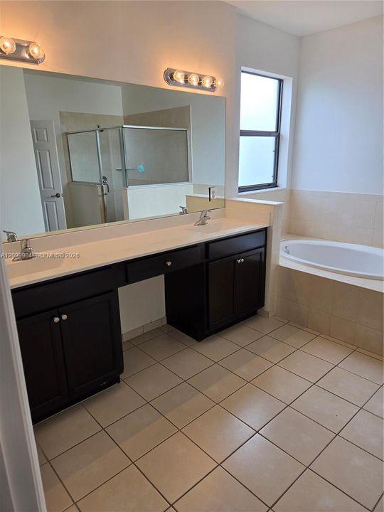 В аренду: $3,950 (4 спален, 2 ванн, 3320 Квадратных фут)