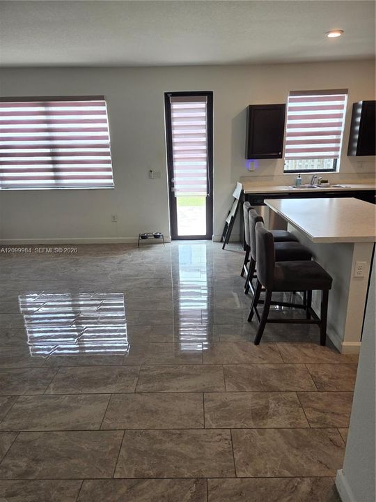В аренду: $3,950 (4 спален, 2 ванн, 3320 Квадратных фут)