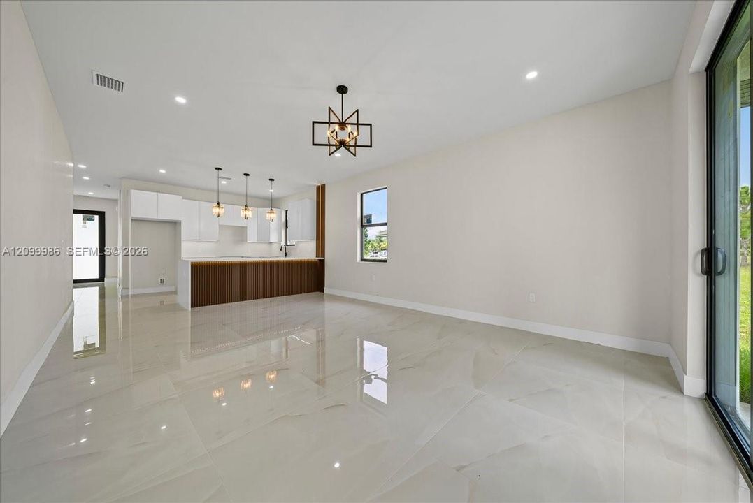 For Sale: $270,000 (3 beds, 2 baths, 1278 Square Feet)