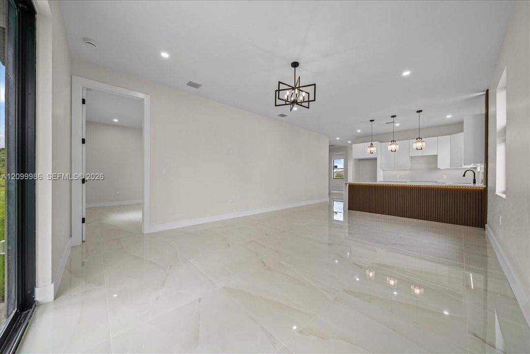 For Sale: $270,000 (3 beds, 2 baths, 1278 Square Feet)