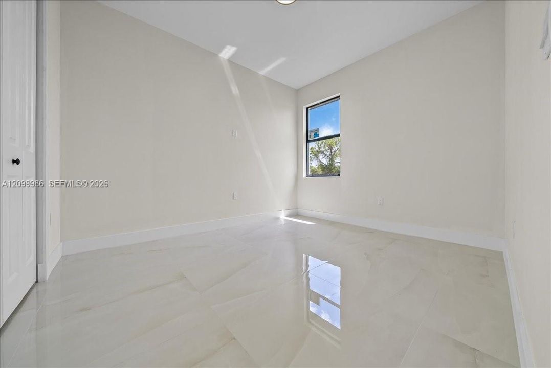 For Sale: $270,000 (3 beds, 2 baths, 1278 Square Feet)