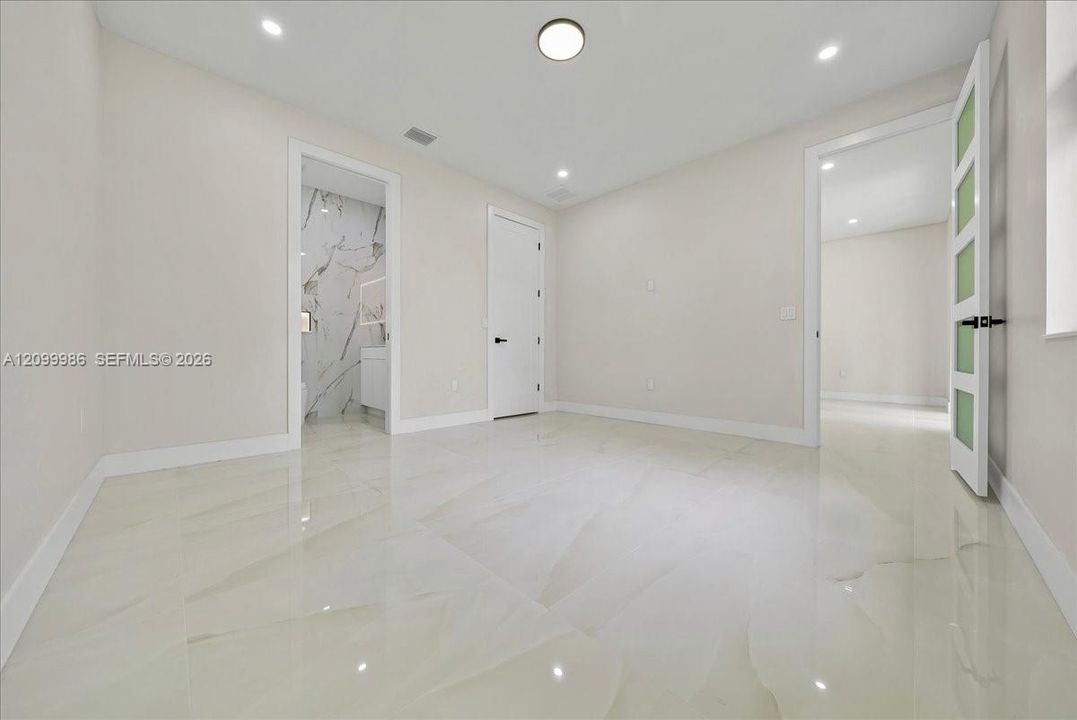 For Sale: $270,000 (3 beds, 2 baths, 1278 Square Feet)