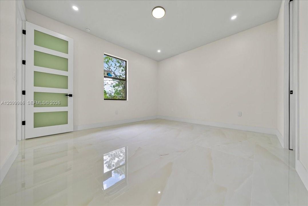 For Sale: $270,000 (3 beds, 2 baths, 1278 Square Feet)