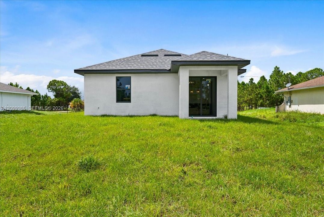 For Sale: $270,000 (3 beds, 2 baths, 1278 Square Feet)