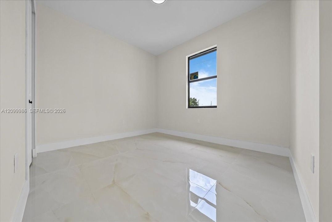 For Sale: $270,000 (3 beds, 2 baths, 1278 Square Feet)