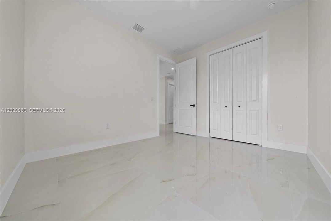 For Sale: $270,000 (3 beds, 2 baths, 1278 Square Feet)