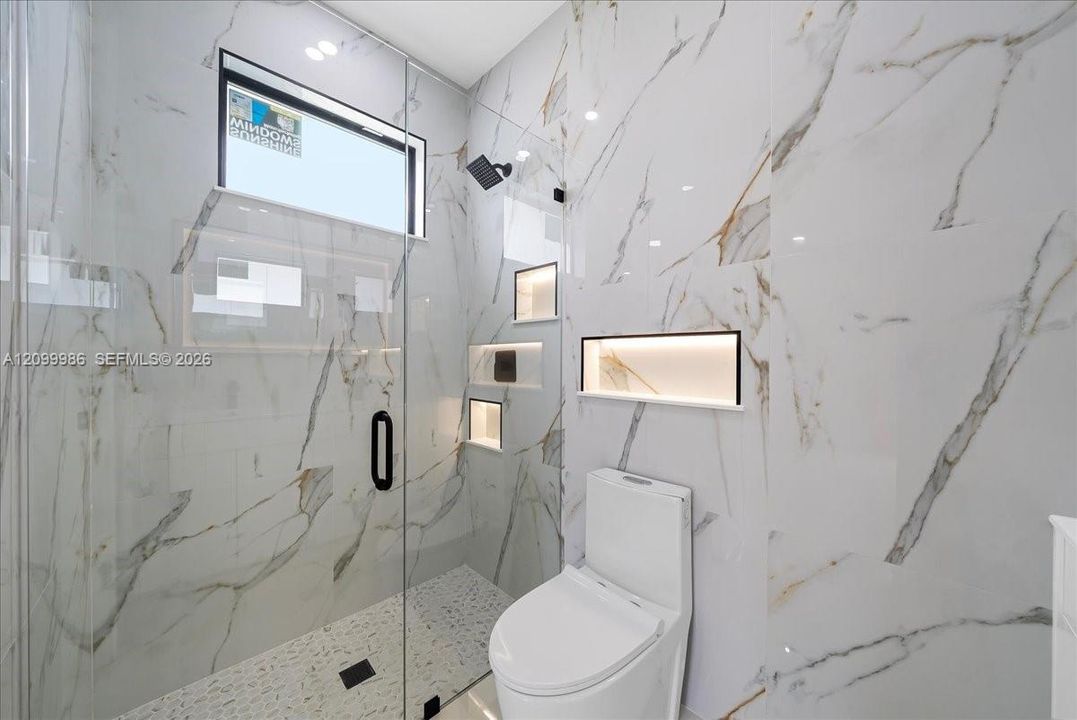 For Sale: $270,000 (3 beds, 2 baths, 1278 Square Feet)
