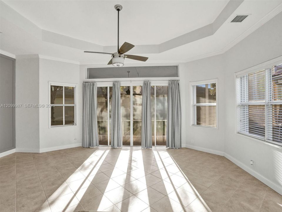 For Sale: $575,000 (3 beds, 2 baths, 2078 Square Feet)